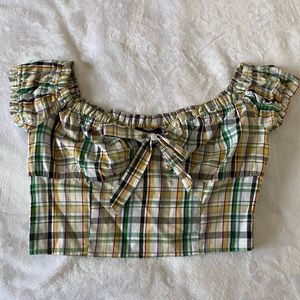 Off the shoulder crop top!💚